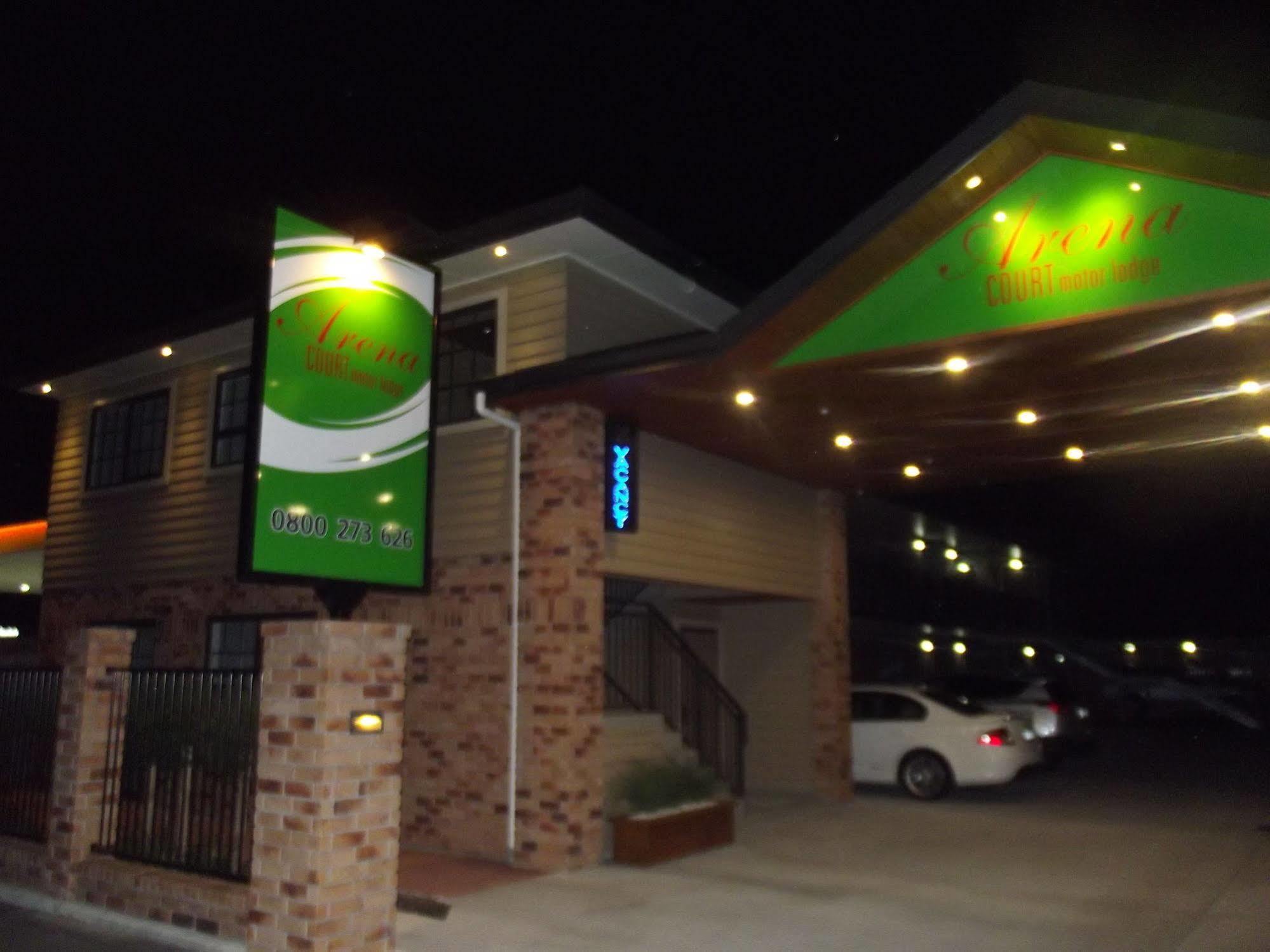 Arena Court Motel Hamilton Exteriör bild